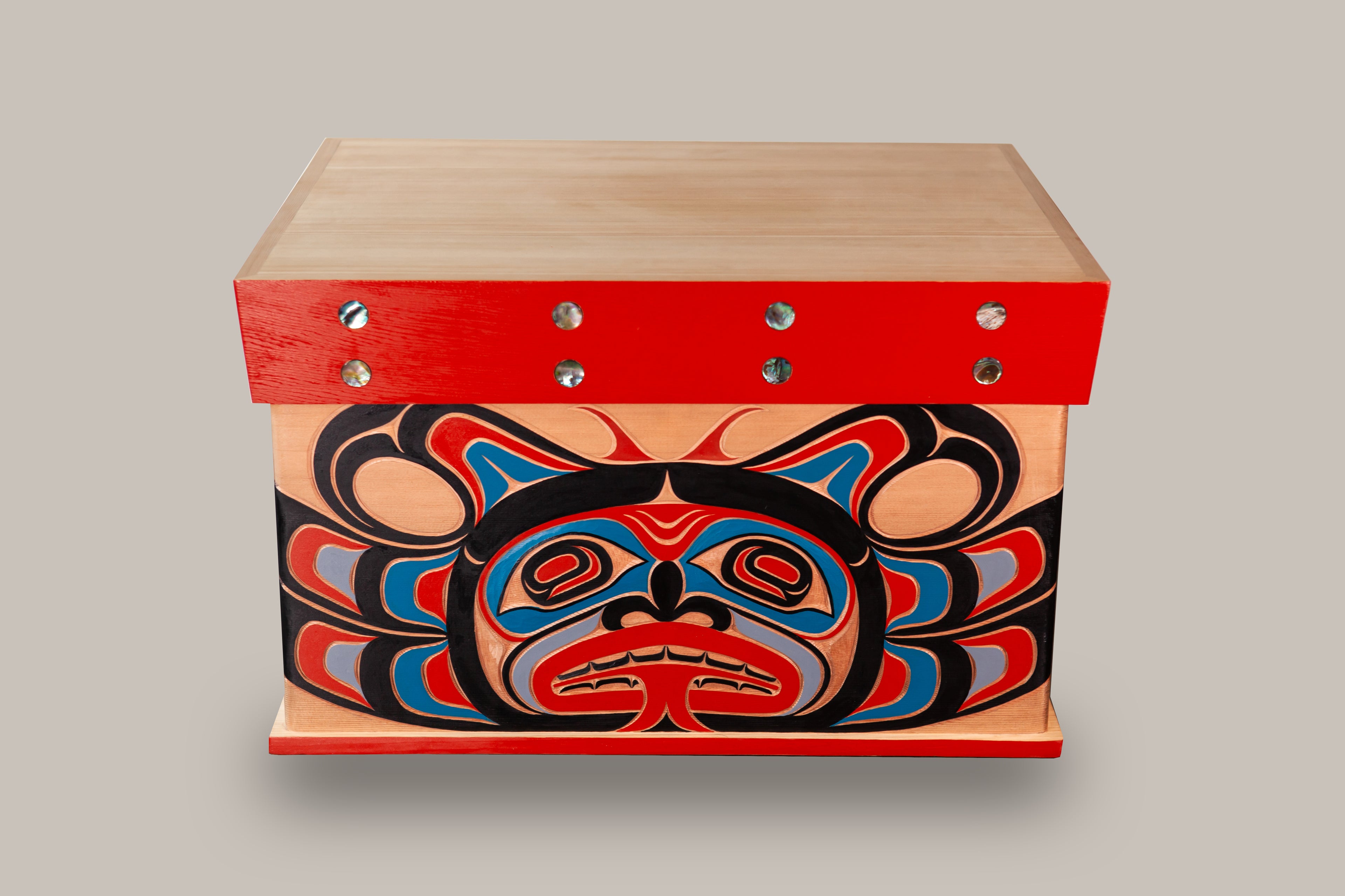Sisiyutł Bentwood Box