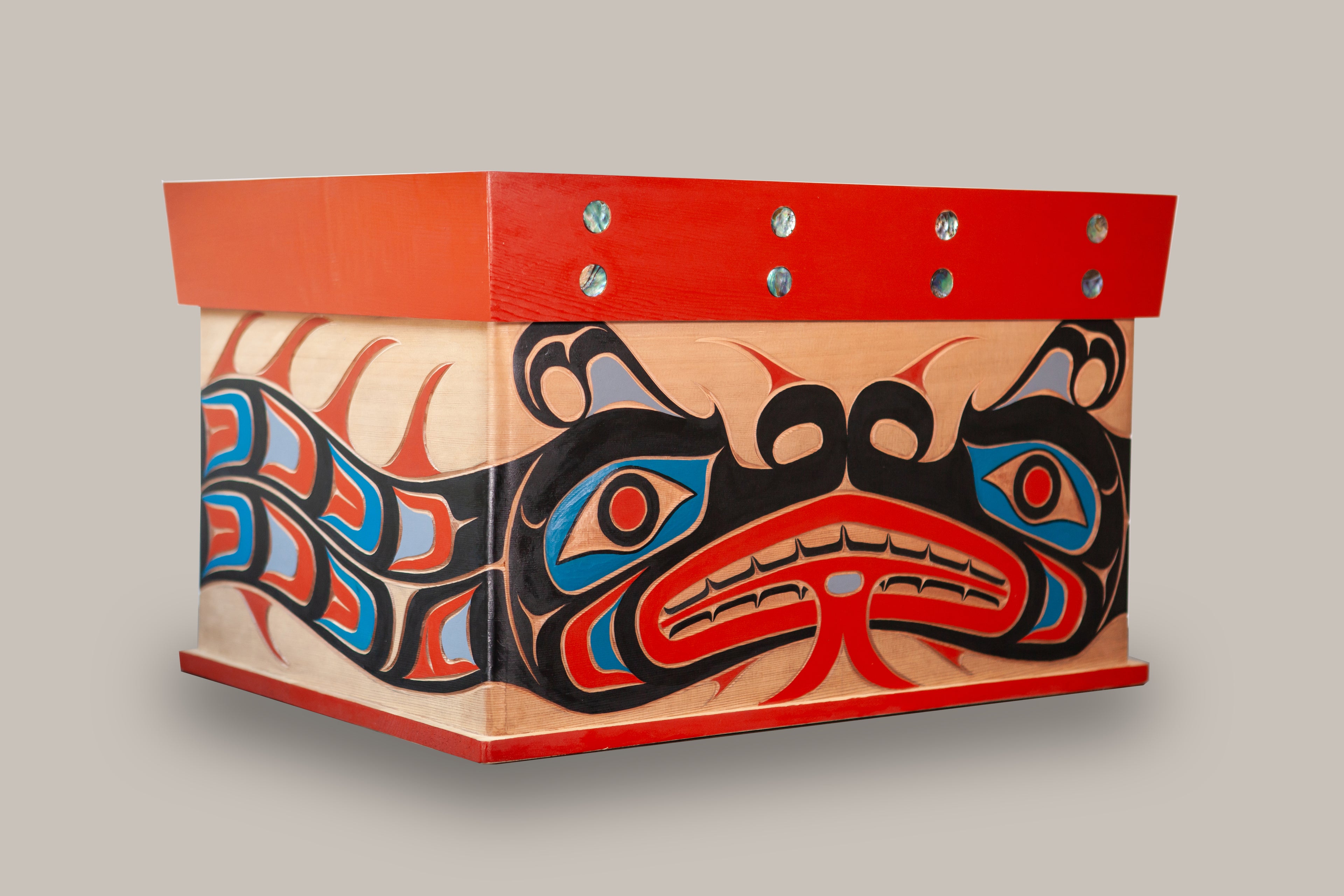 Sisiyutł Bentwood Box